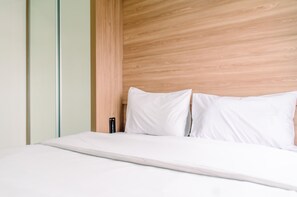 2 bedrooms, free WiFi, bed sheets - Warm And Cozy 2Br At Green Pramuka City Apartment (Jakarta)