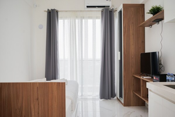 Interior - Nice And Comfort Studio Room At Sky House Bsd Apartment (Pagedangan)