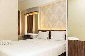Room | 2 bedrooms, free WiFi, bed sheets - Spacious And Nice 2Br At Springlake Summarecon Bekasi Apartment (Bekasi)