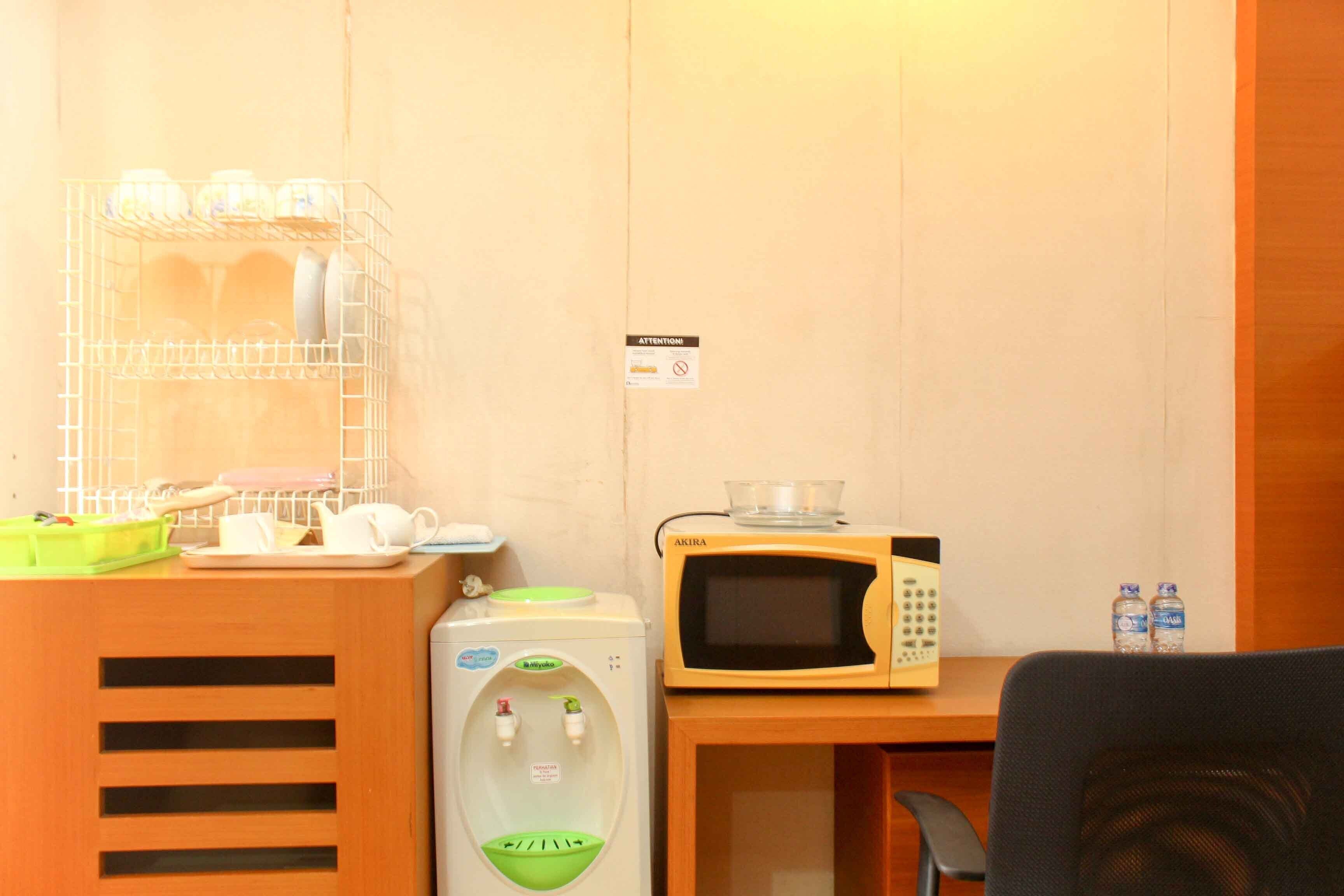 Room | Private kitchen | Fridge, microwave, electric kettle
