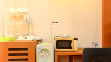 Room | Private kitchen | Fridge, microwave, electric kettle