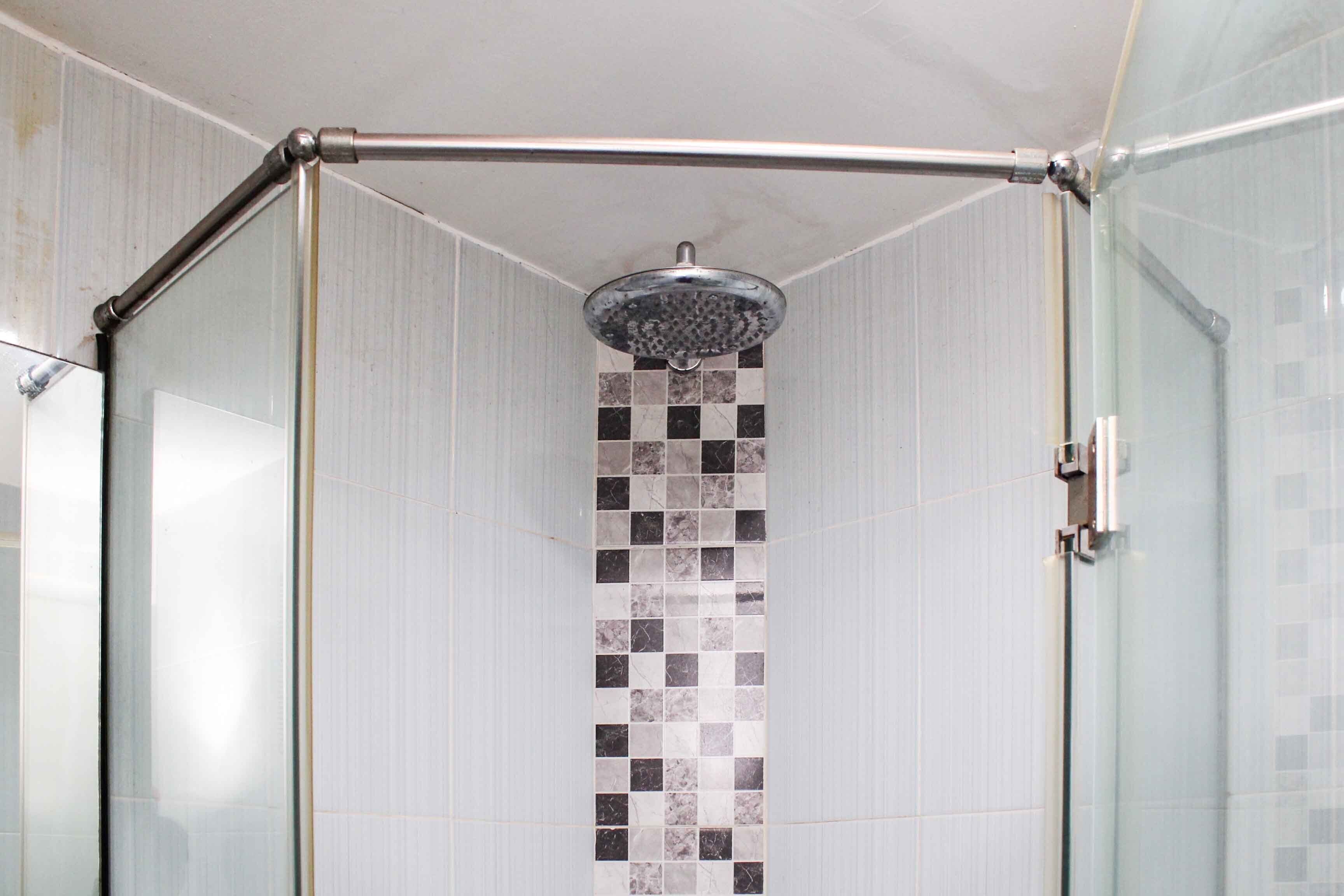 ルーム | バスルーム | シャワー、バスアメニティ (無料)、タオル、シャンプー