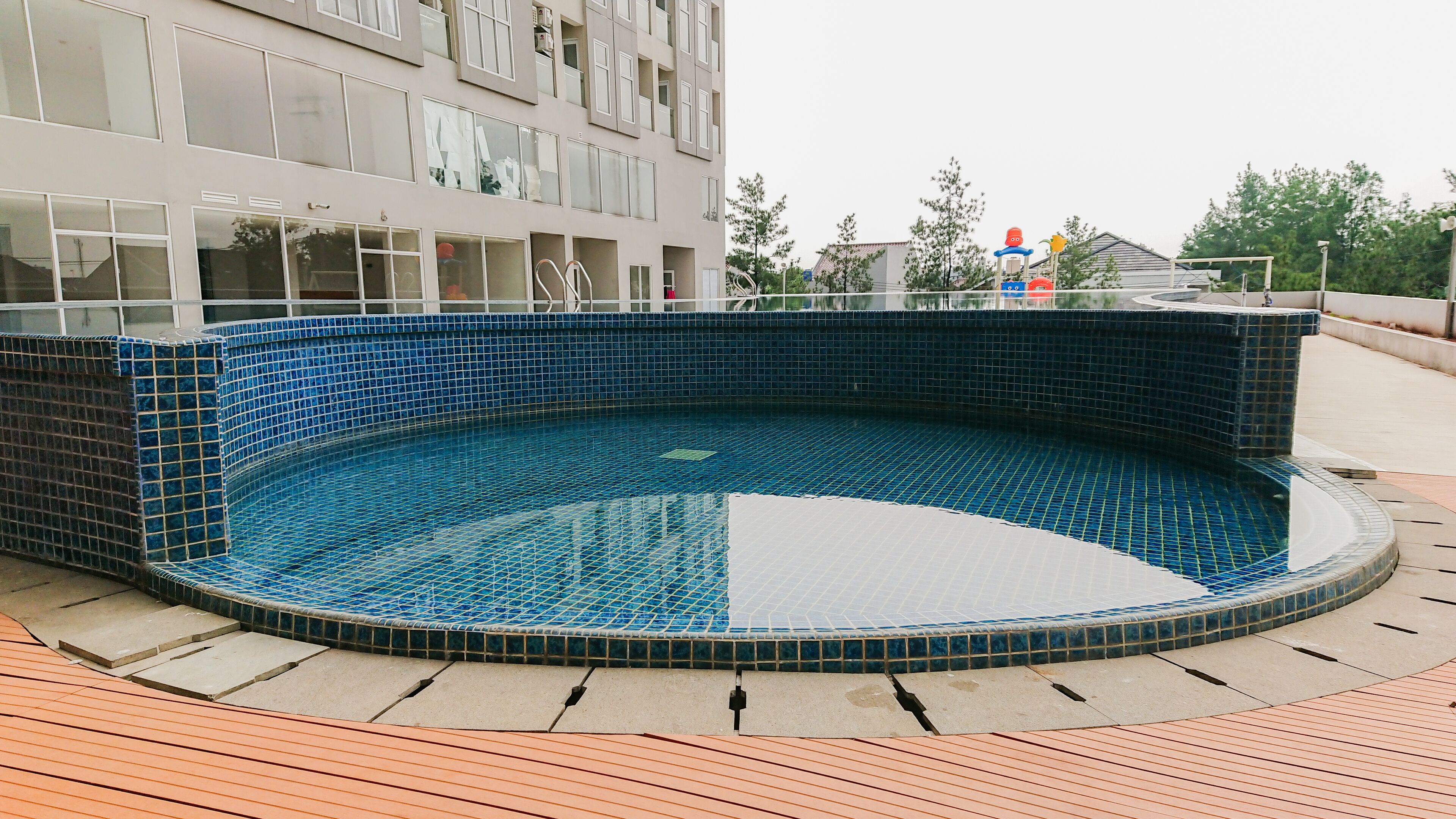 Kolam renang outdoor