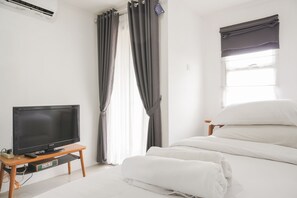 Room - Stunning Studio Apartment At Belmont Residence Puri (Jakarta)