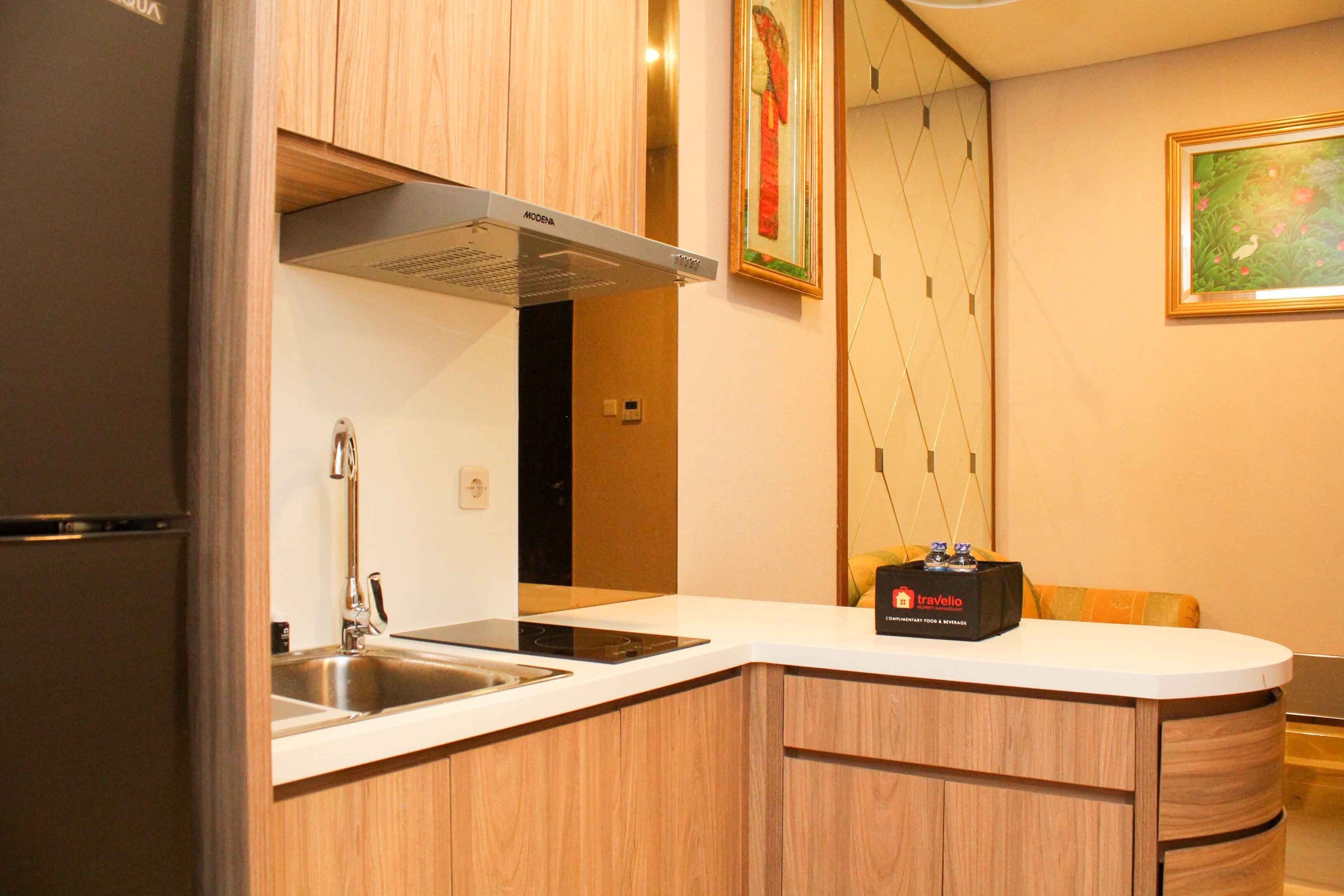 Room | Private kitchen | Fridge, stovetop, cookware/dishes/utensils