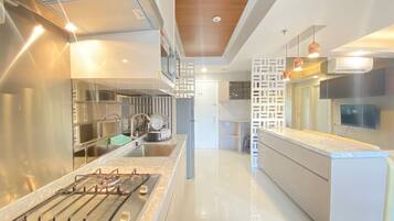 Kamar | Dapur pribadi | Lemari es, kompor, dan mesin pencuci piring