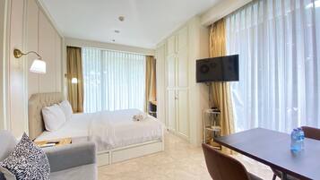 Room | 1 bedroom, iron/ironing board, free WiFi, bed sheets