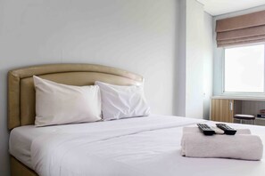 1 bedroom, free WiFi, bed sheets - Cozy And Tidy Studio At The Enviro Apartment (Cikarang)