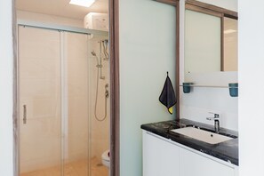 Rum | Badrum | Dusch, gratis toalettartiklar och handdukar