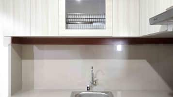 Room | Private kitchen | Fridge, stovetop, cookware/dishes/utensils