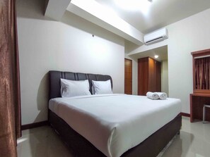 3 bedrooms, free WiFi, bed sheets - Big And Comfy 3Br At Vida View Apartement (Makassar)