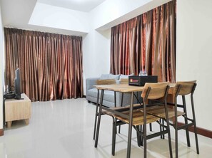 Interior - Big And Comfy 3Br At Vida View Apartement (Makassar)