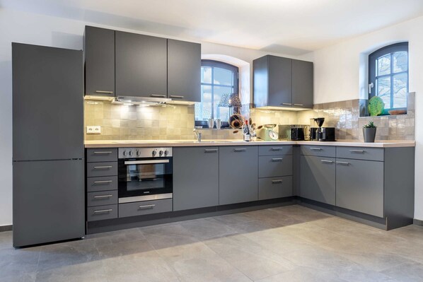 Køleskab, mikrobølgeovn, ovn, opvaskemaskine