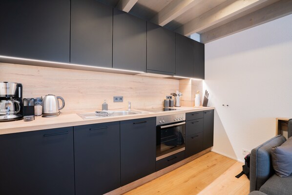 Køleskab, mikrobølgeovn, ovn, opvaskemaskine