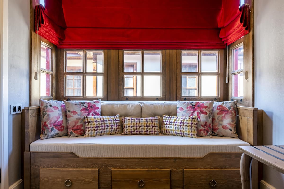 standard suite, 1 queen bed with sofa bed | 1 bedroom, minibar, in-room safe, blackout curtains