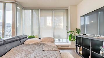 1 habitación, tabla de planchar con plancha, wifi y ropa de cama