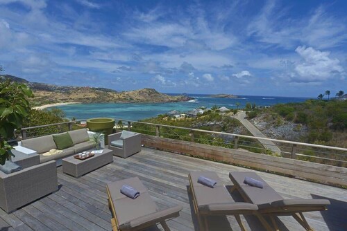 Villa LAGON JAUNE – Twin Villa Estate with 7 Bedrooms & Ocean Views in Petit Cul de Sac, St. Barths