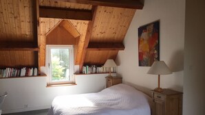 6 soverom, strykejern/-brett, reiseseng for barn og wi-fi (inkludert)