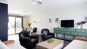 TV - Bell at Narrawallee Beach (Narrawallee)