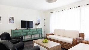 TV - Bell at Narrawallee Beach (Narrawallee)