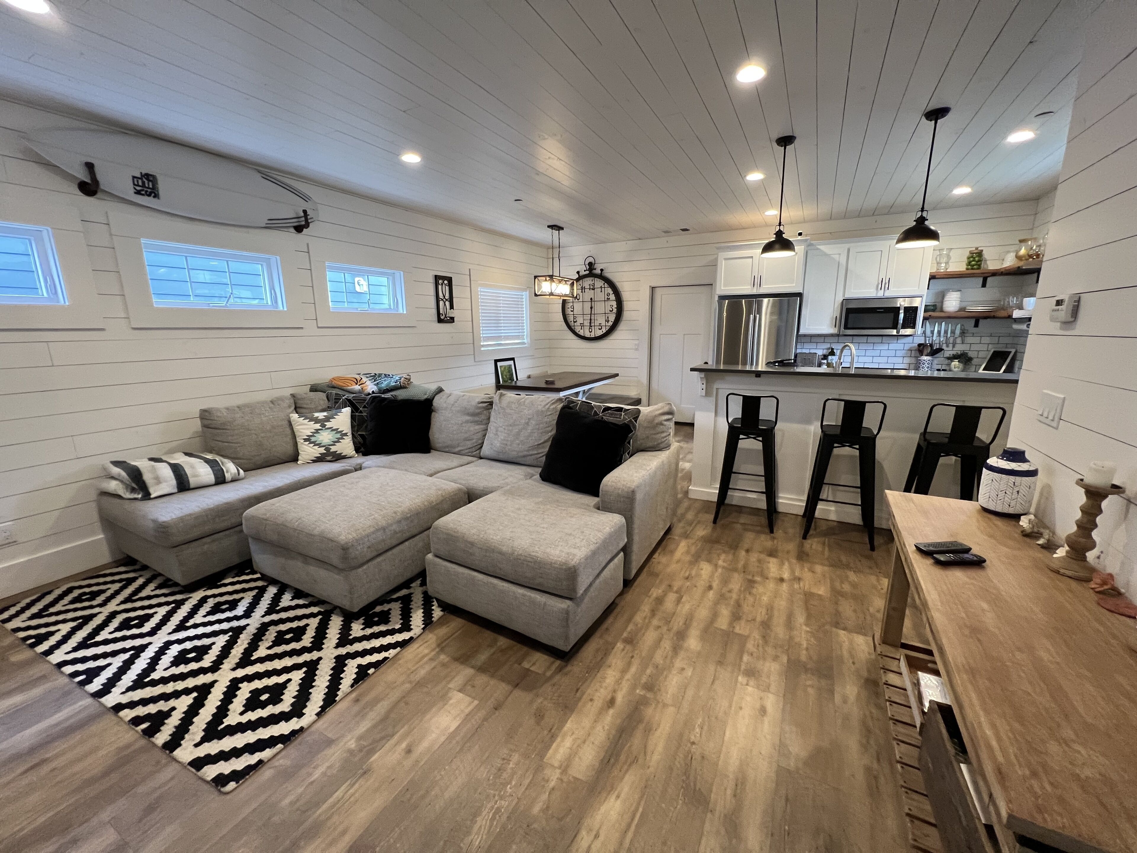 Comfortable new home 1 mile from beach w/ hot tub & 40 Amp Juice Box EV Charger!