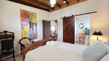 5 bedrooms, iron/ironing board, WiFi, bed sheets