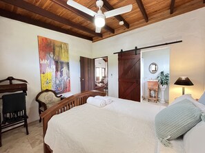 5 bedrooms, iron/ironing board, WiFi, bed sheets