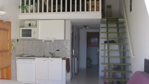 Unclassified image, 5 of 9, button - T2 apartment with terrace and parking in Sète (Sète)