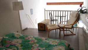 Unclassified image, 2 of 9, button - T2 apartment with terrace and parking in Sète (Sète)