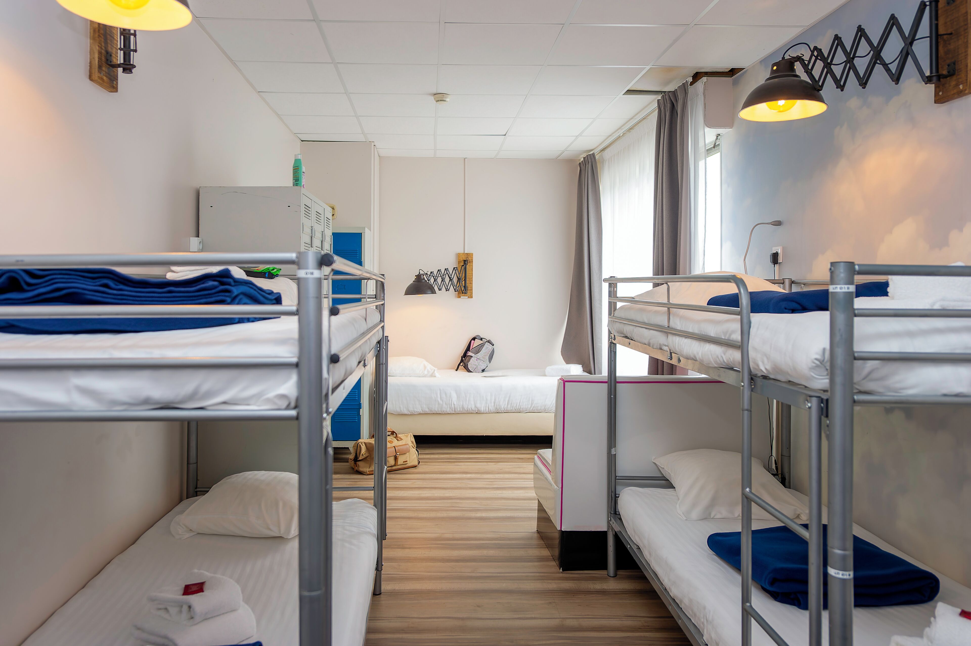 Dormitorio compartido económico | Ropa de cama de alta calidad y decoración personalizada 