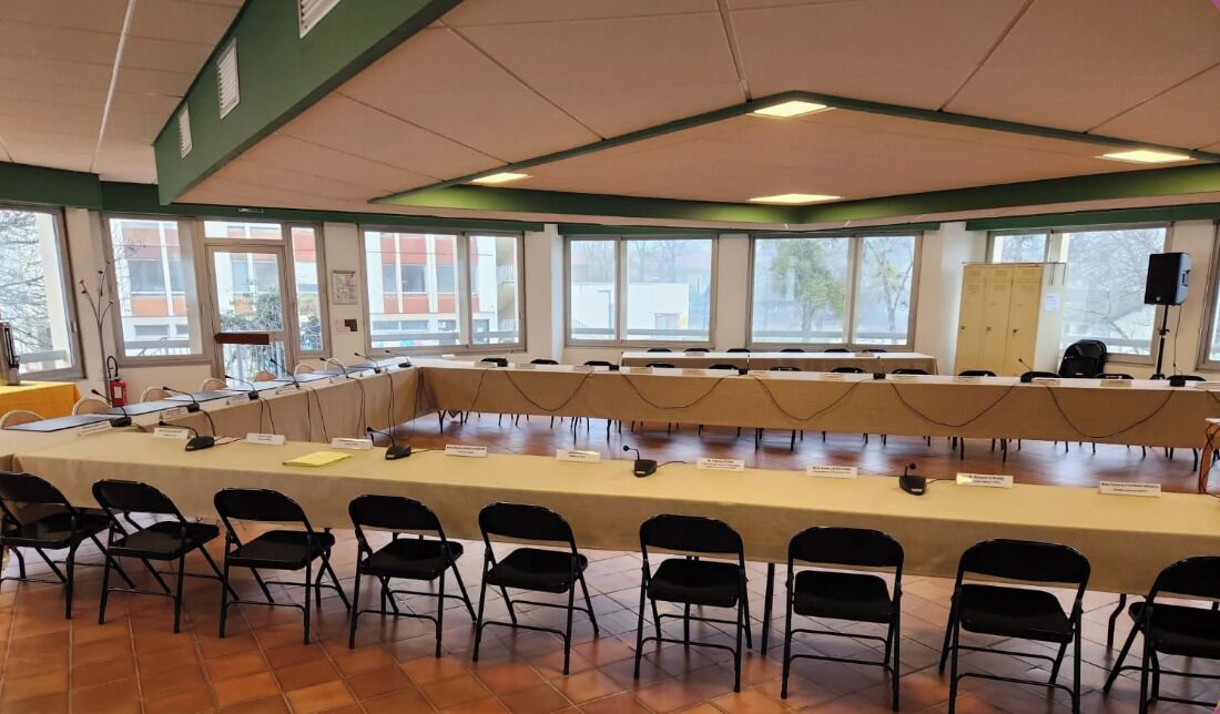 Meeting facility