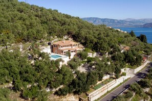 Exterior - Fabulous three bedroom villa with stunning sea views (CORFU)