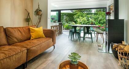 De Bongerd 63 luxury holiday villa in Renesse near beach and sea