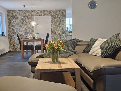 Schwalbennest – gemütliche Ferienwohnung mit Kamin & Garten | AlbCard inkl.