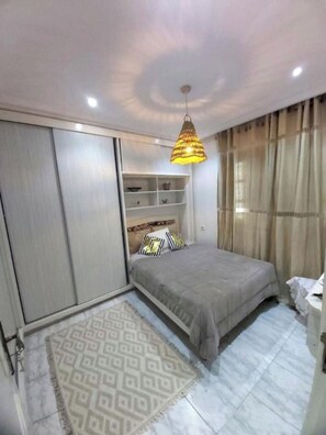 2 bedrooms, bed sheets