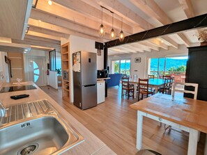 Dining - Spacious cottage for 10 in Vagney - Sauna, games, near Gérardmer (Vagney)