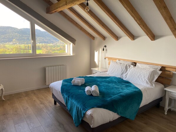 5 bedrooms, free WiFi, bed sheets - Spacious cottage for 10 in Vagney - Sauna, games, near Gérardmer (Vagney)