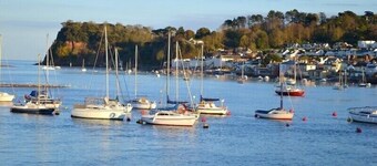 Ideal for families and pet owners, parking space and 5 minutes walk to the beach