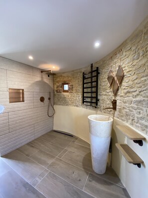 Signature Double Room, 1 King Bed, Terrace, Garden View | Bathroom | Separate tub and shower, rainfall showerhead, hair dryer, towels - Domaine de Prestal (Le Merlerault)