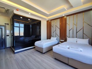 Deluxe Room, Hot Tub - The Golden Pera's Hotel & Spa (Istanbul)