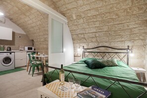 1 chambre, fer et planche Ă repasser, Wi-Fi, draps fournis