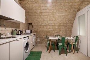 Fridge, microwave, stovetop, toaster