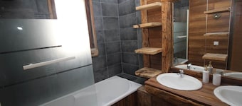 Chalet Canigou: family-friendly, refined, renovated