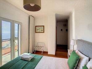 2 chambres, fer et planche à repasser, lit parapluie, Wi-Fi gratuit