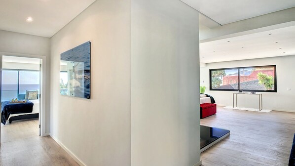 5 bedrooms, iron/ironing board, travel crib, free WiFi