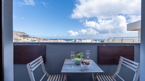 Outdoor dining - The Loft by Lovelystay (Funchal)