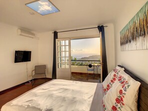 5 bedrooms, iron/ironing board, travel cot, free WiFi - Casa Bergmann by LovelyStay (Funchal)