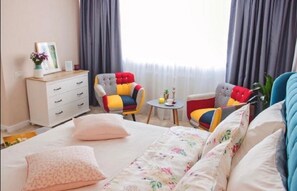 2 bedrooms, iron/ironing board, WiFi