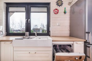 Réfrigérateur, four, plaque de cuisson, lave-vaisselle