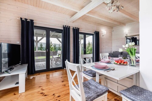 Spacious House | 3 Bedrooms | Garden | Parking